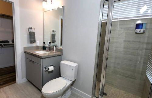 Galleria Exquisite Three Story Home Brand New Development - Foto 5