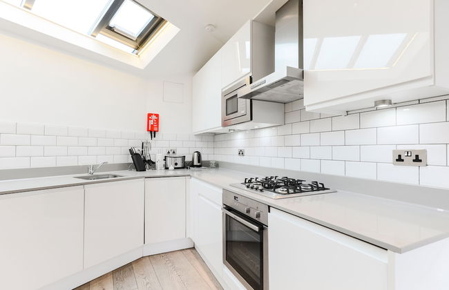 Trafalgar Square by Excel Apartments - Photo 8