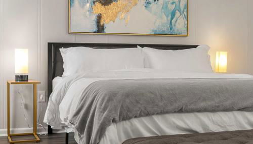 Cozy 4BR Home Pet Friendly Large Yard & Patio - Foto 1