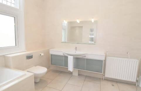 Walworth Castle Lodge - Photo 10