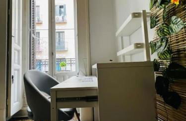 Lovely big House in Gran via - Friends & Families - Photo 1