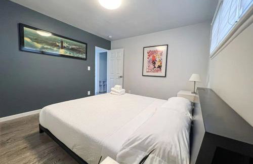 Bright 2-BR Home Near LAX with Shared Yard - SH2-LAD - Foto 13