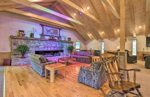 Deck and Game Room! Lakefront Blue Ridge Mtn Gem - Foto 34