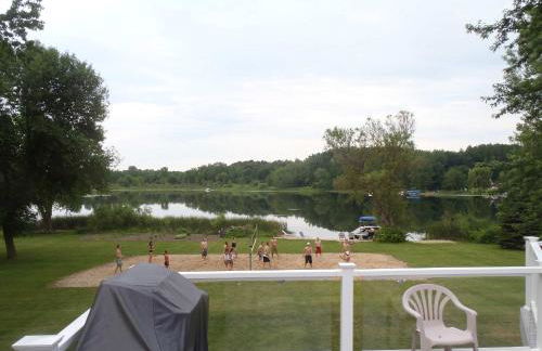 Lakefront Fishing With Hot Tub and Kayaks - Foto 8