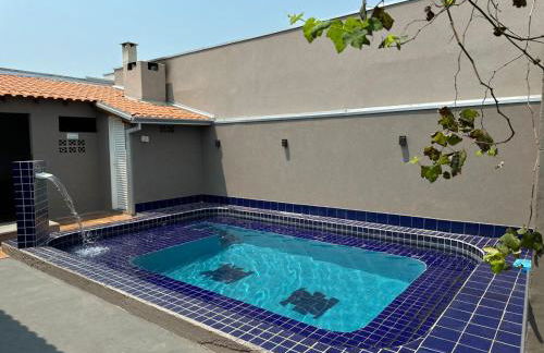 Casa grande com Piscina e Churrasqueira - Foto 2