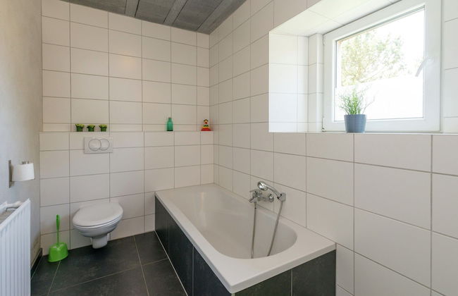 Comfy Home with Sauna Located near Forest - Foto 20