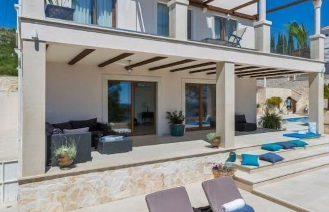 Luxury Villa Dolce Vita with Pool - Photo 47