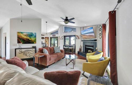 Heated Pool, Sleeps 10, Relaxing Lanai, Near Beaches, Pet Friendly! - Foto 15