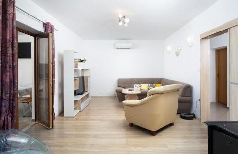 Three-Bedroom Holiday Home In Divsici - Foto 17