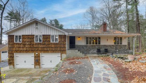 Peek-a-Boo Lake Views and Yard Windham Home - Foto 3