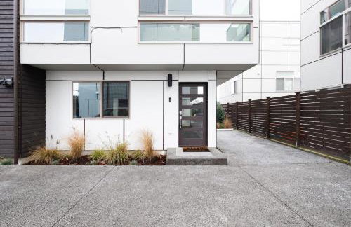 Designer Urban Retreat w Rooftop Deck & Fireplace - Foto 67