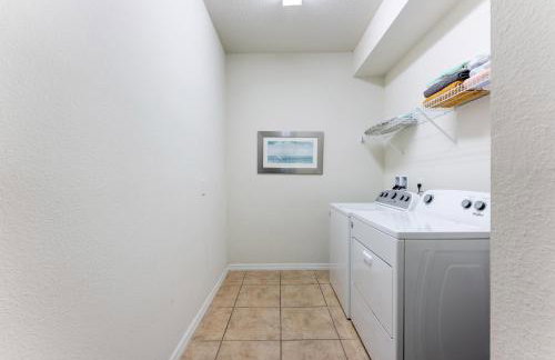 Luxury 8BR Villa with Pool, Spa, Theater & Game Room near Disney - Foto 28