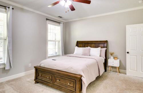 Stylish Hephzibah Home with Fire Pit and Theater Room! - Foto 21