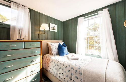 Waterfront Views of Creek- Beach Access! - Foto 17