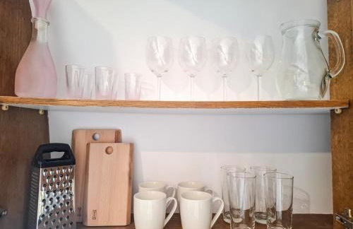 Calm Wood & Stone Home with View, Chios - Foto 9