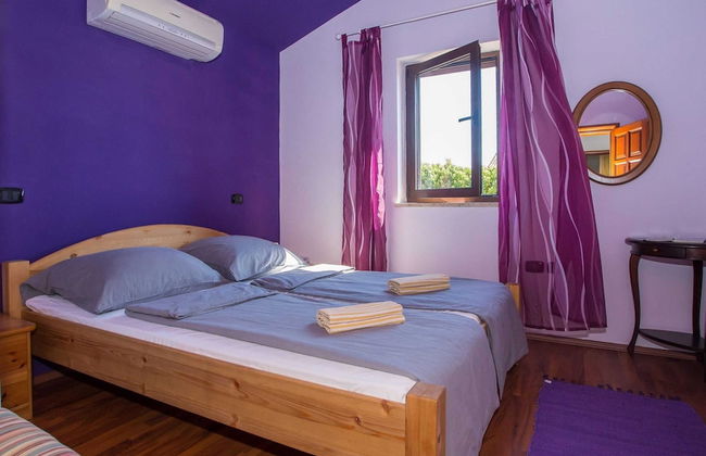 Adorable Holiday Home With Private Swimming Pool & Terrace - Foto 2