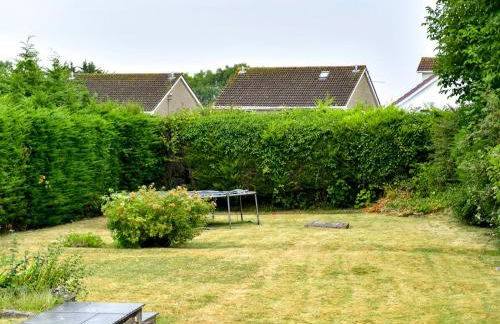 Spacious 4 Bedroom home with Parking Garden - Pass the Keys - Foto 44