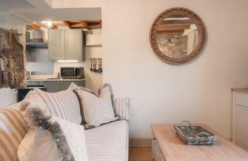 Mycock Cottage - Photo 24