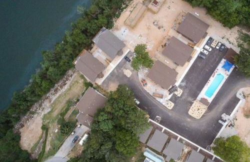 Lavish Retreat with Decks, Steps to Table Rock Lake! - Foto 43