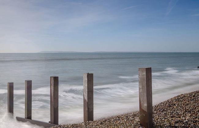 4BR Beach House Sleeps 10 - 5 Mins Walk to the Sea - Foto 45