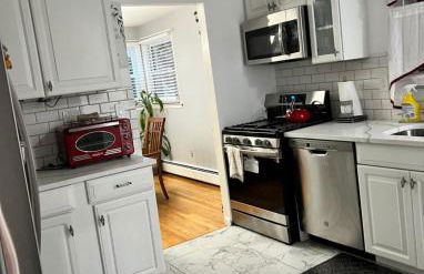 Beautiful 3 - 4 Bedroom Home Fully Furnished Including Utilities Close to I95 & Train - Foto 8