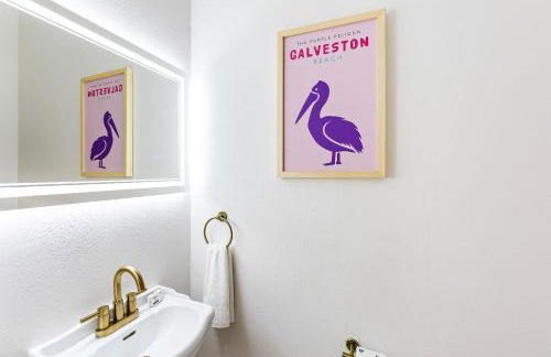 The Purple Pelican - Photo 14