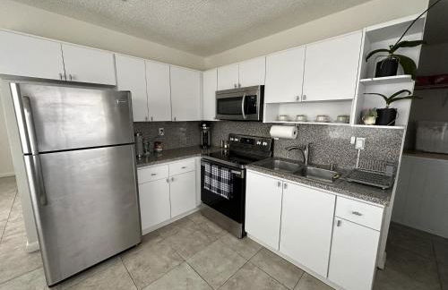 Miami's Cozy Tropical Getaway - Photo 6