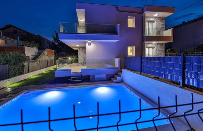 Expansive Retreat With Private Pool & Bbq, Near the Beach - Foto 35