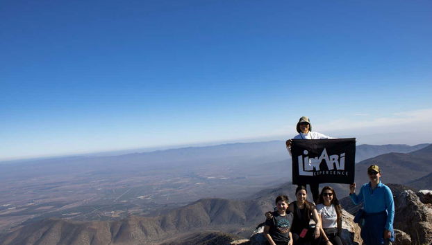 Coronando la cima del cerro Tamaya