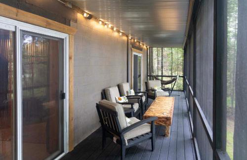 Rhinelander Waterfront Cabin with Deck and Fire Pit! - Foto 23