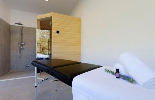 Villa Jure with Heated Pool, Sauna, Tennis Court & Mini Golf - Foto 79