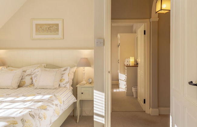 Jasmine Cottage-2BD in Heart of Bourton - Photo 6