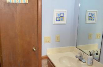 Spacious Beach House Steps to Sand - Foto 41