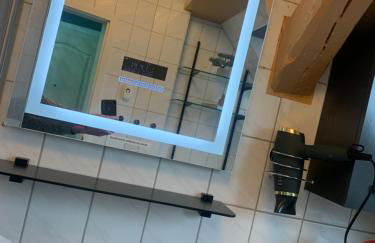 Best-Preis -VIP Lounge- mit Netflix, Self-Check-In, eBike Ladestation, Fahrradraum, WLAN und Netflix - direkt am Elberadweg im Herzen von Wittenberge - Foto 26