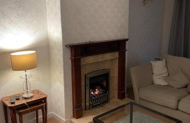 10 mins from Gatwick, jacuzzi, 8 persons - Foto 18