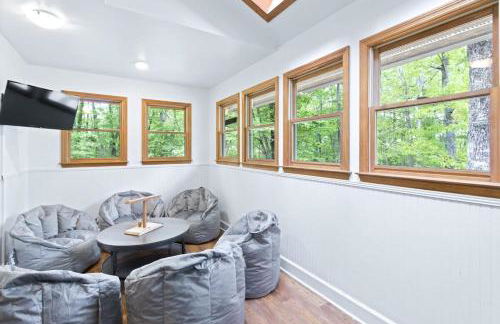 Wooded Retreat with game area and hot tub - Foto 10