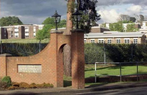 Quality Serviced Apartments in Camberley Town Centre, Free WiFi By Redwood Stays - Foto 28