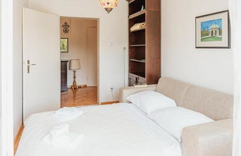 Beautiful Home In Dugo Selo With Wifi - Foto 40