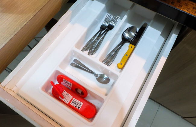 Cozy Green Pramuka Apartment - Foto 18