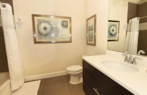 Serenity 3 Bed 3 Bath Townhome With Pool, Private Balcony, Clubhouse, Communal Pool, Conservation View, Disney 15 Mins By Orlando Holiday Rental, - Foto 23