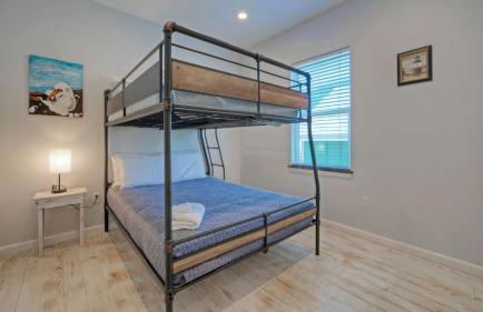 Sleeps 26 2 Homes w/ Waterfront Pool + Boat Dock Laguna Village Escape - Foto 64