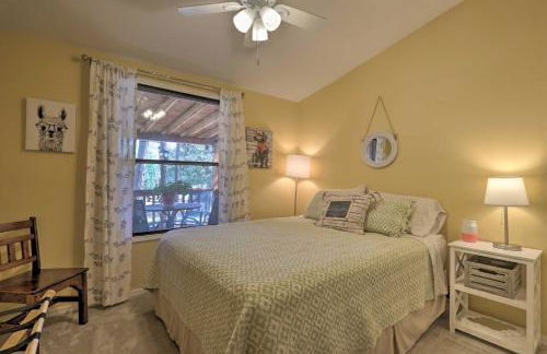 Updated Strawberry Family Cabin with 2 Private Decks - Foto 17