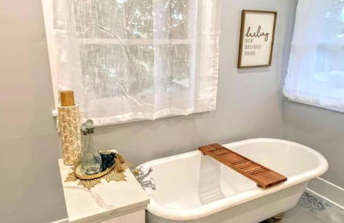 Historical Entertainer 3 Bedroom Townhouse AC PNW - Foto 18