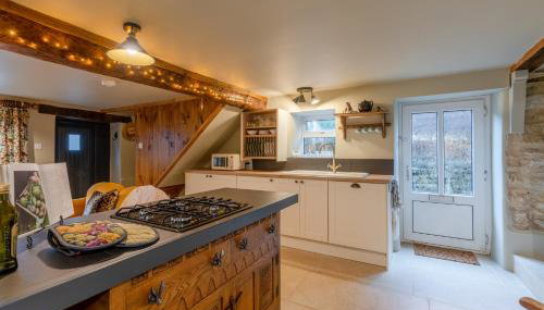 Cotswold Way Cottage - Foto 2, stove, minibar