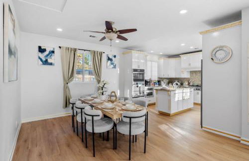 Entire Private Home with 4 Bedrooms 2 Bathrooms, Pool, View, 4 Parking, King Bed, Big Yard, Available Now - Foto 7