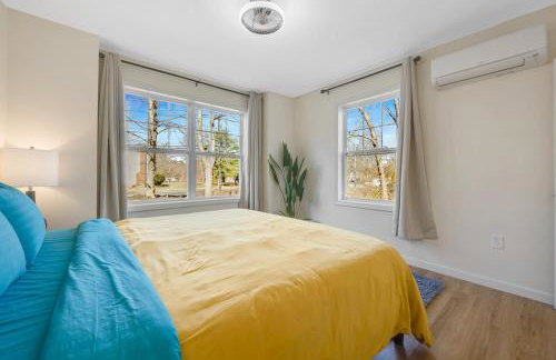 Spacious 5BR Home KING Bed Wi-Fi Parking - Foto 17