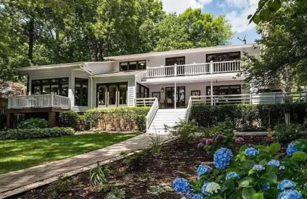 Lakefront Home Private Dock, Tiki Bar, Firepit Shore to Please by Avantstay - Foto 99