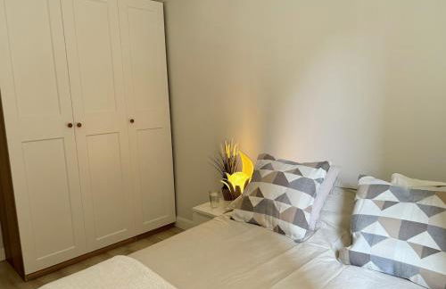 Rastro, Plaza Mayor and Madrid Río - Photo 3