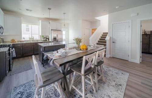 So Zion Painted Desert-4Bed, 3Bath, Hot Tub, Deck - Foto 44