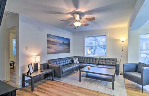 Sun-Soaked Coastal Hideaway - Steps to Beach! - Foto 5